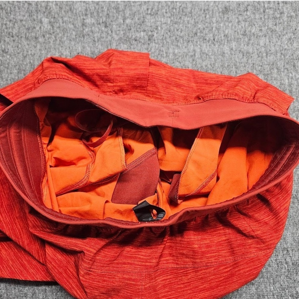 Lululemon T.H.E. Short Mens Small Red Space Dye Heathered 10 Inch Linerless - Picture 10 of 10
